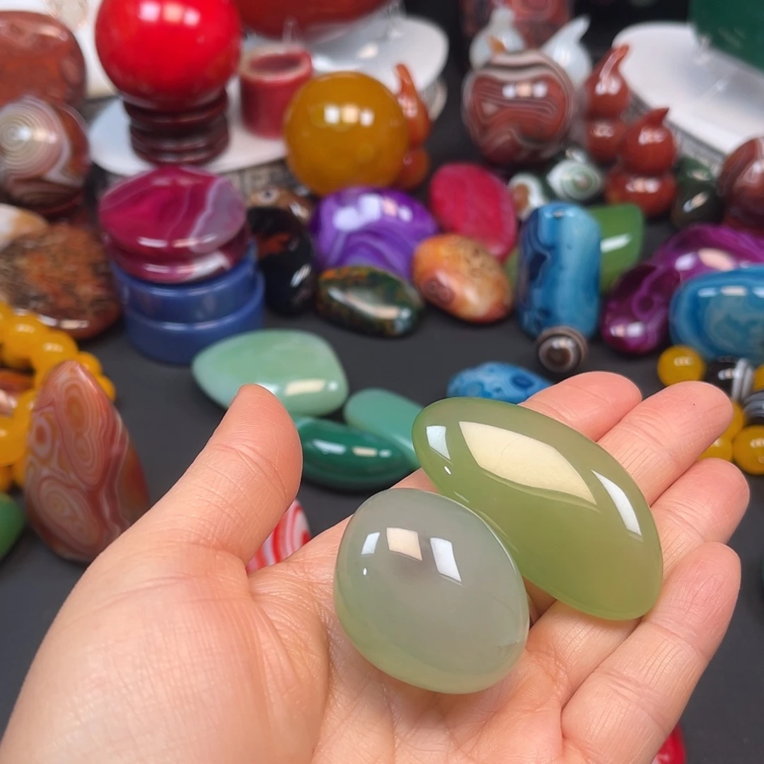 多***辩玛瑙/玉髓未镶嵌珠宝奇石