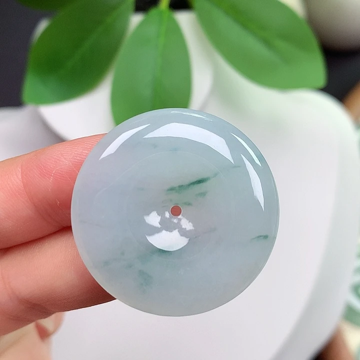 翡翠未镶嵌颈饰平安扣 31.9x5.3mm
