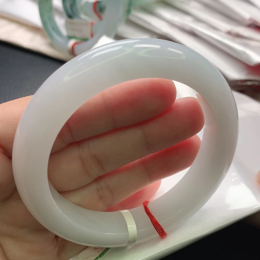 翡翠未镶嵌手镯缅甸5556
