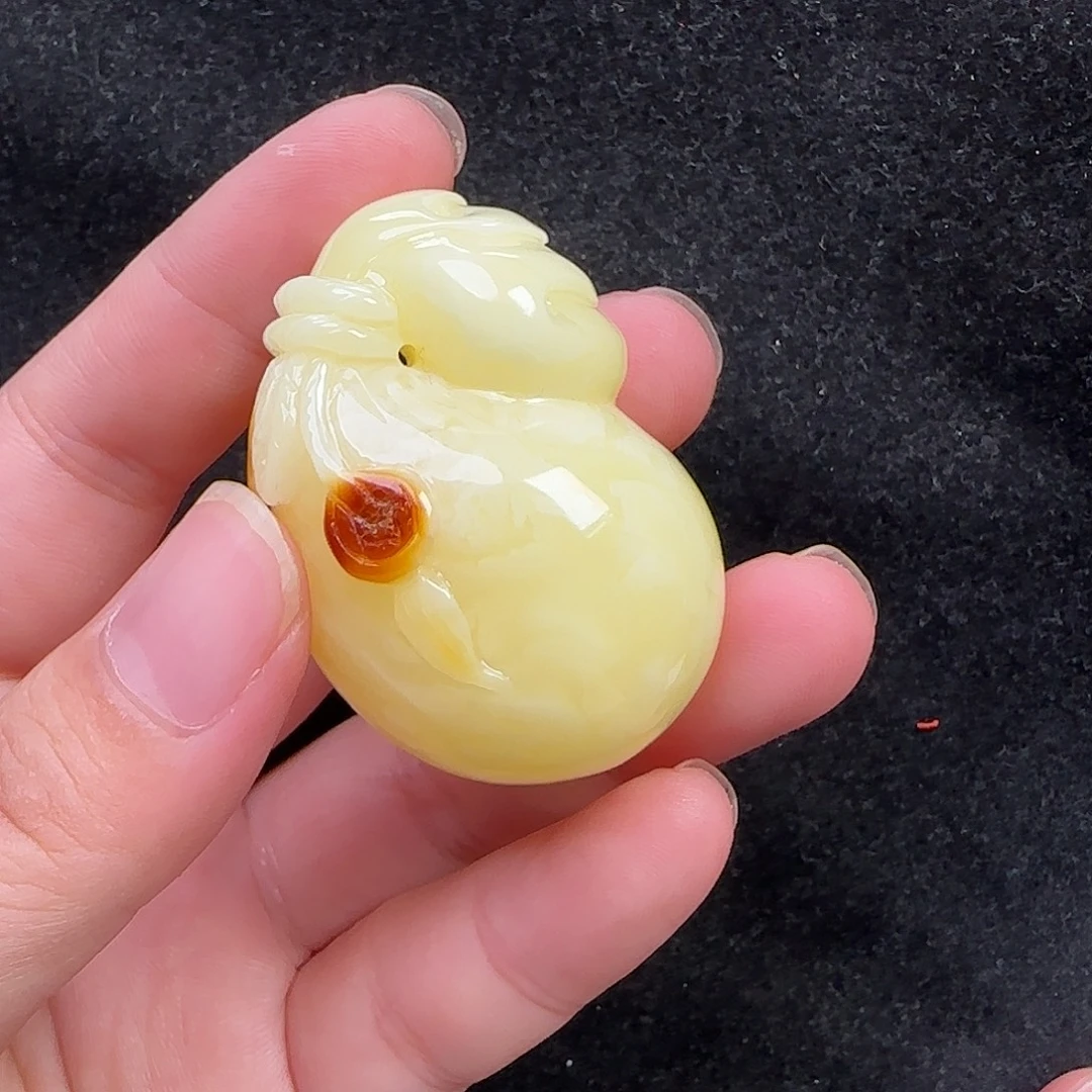 蜜蜡未镶嵌珠宝奇石