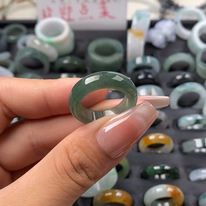 未镶嵌戒指翡翠翡翠