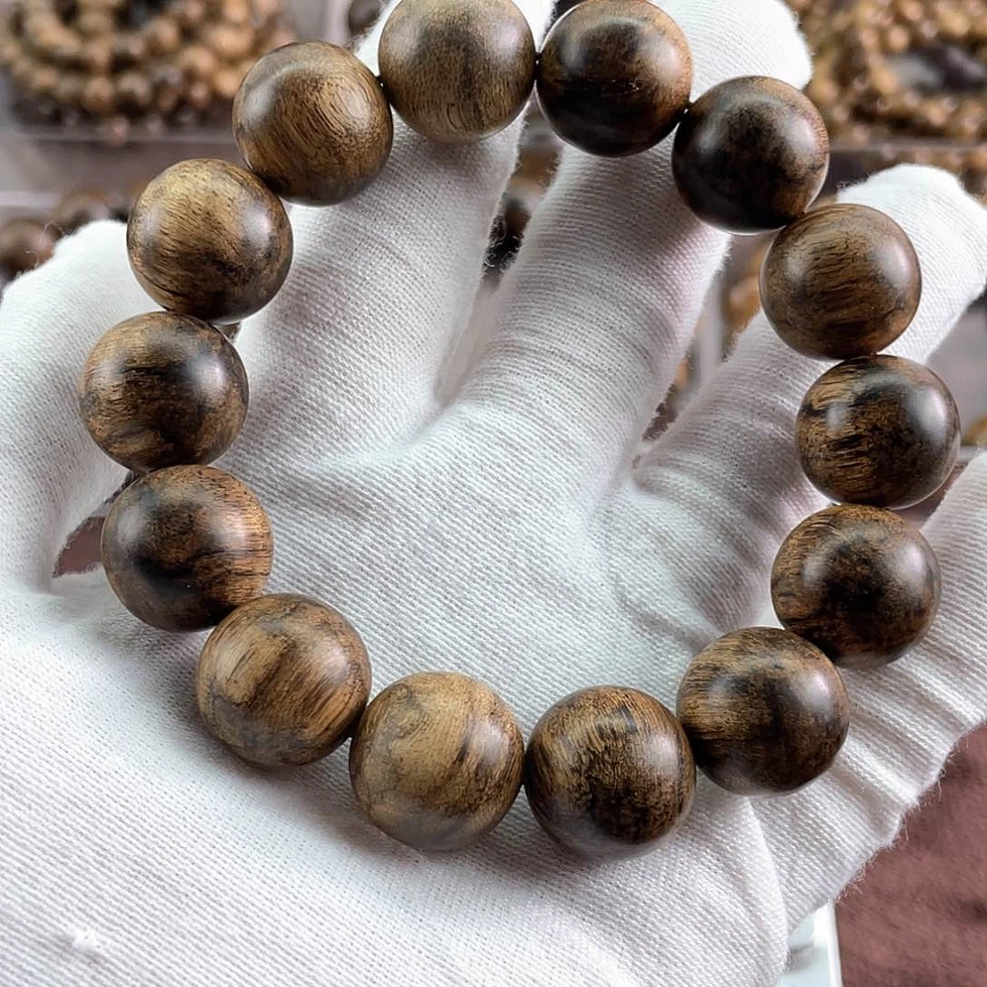 沉香手串V****7达拉干虎斑留疤