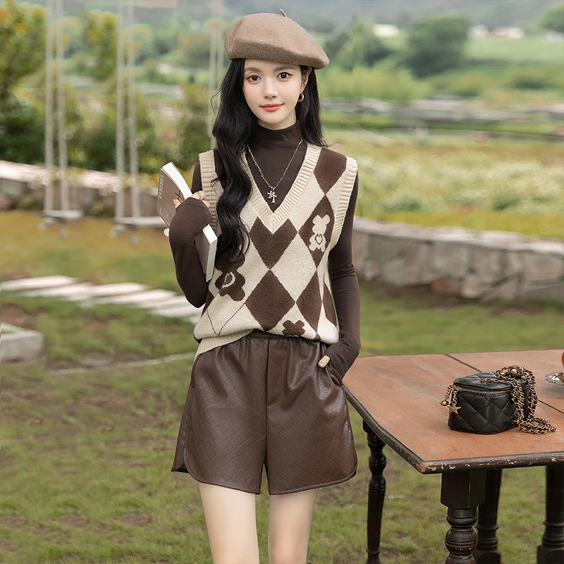 丝柏舍2025冬装新款女无袖V领气质保暖菱格复古针织马甲S33X4565J