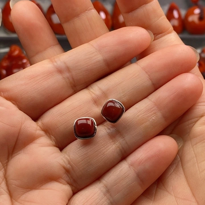 南红玛瑙银S925镶嵌耳钉岚**雾