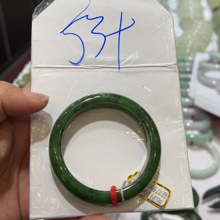 疯***°和田玉未镶嵌手镯