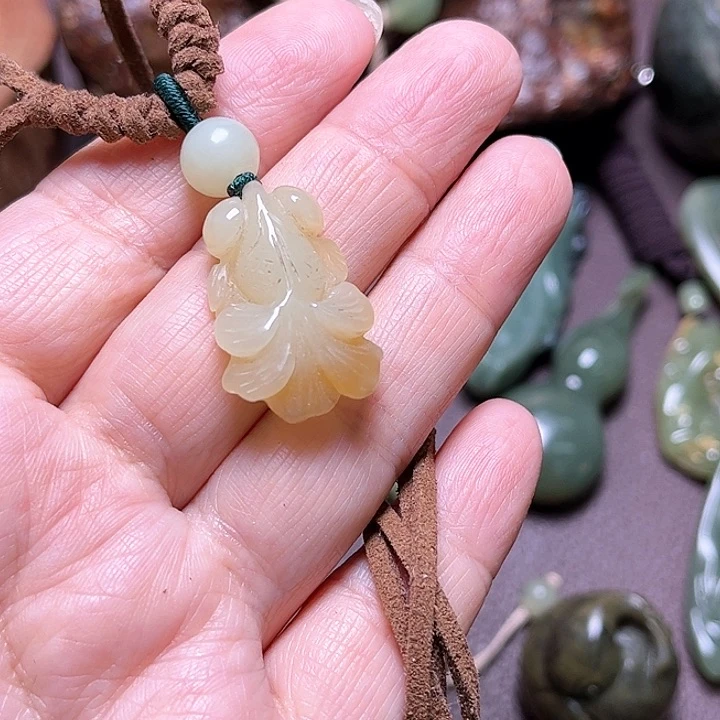 岫岩河磨玉（透闪石质玉）手绳未镶嵌吉**柳