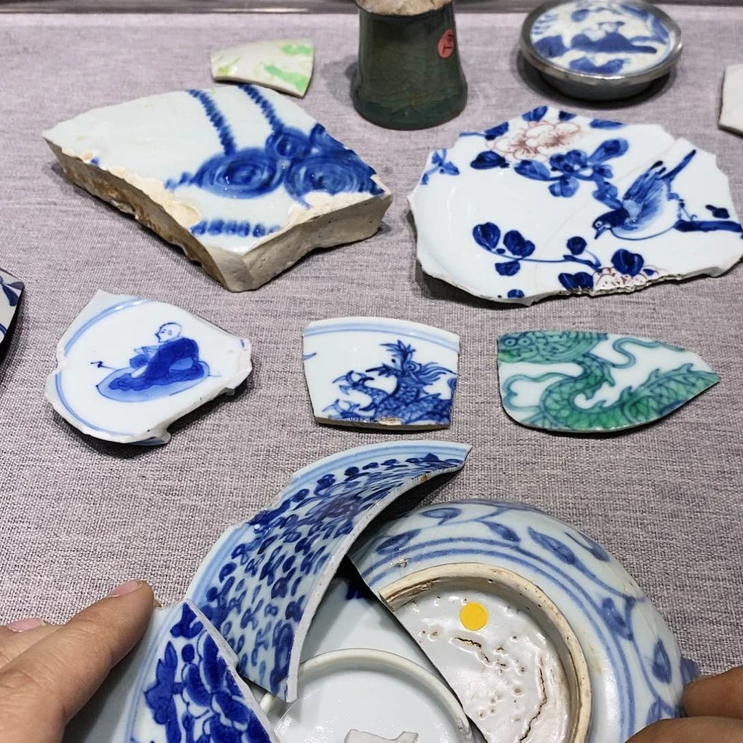 金那****哈铜精品瓷片标本