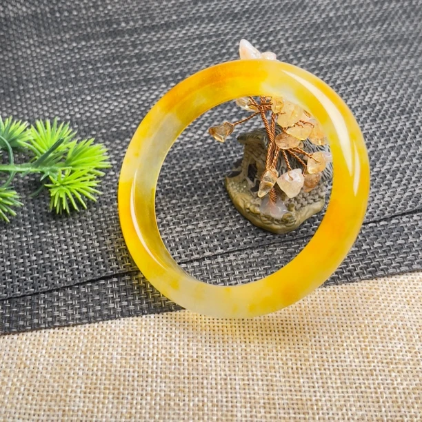 典藏爆款轻奢风宽版黄花手镯多样性发一件奇石