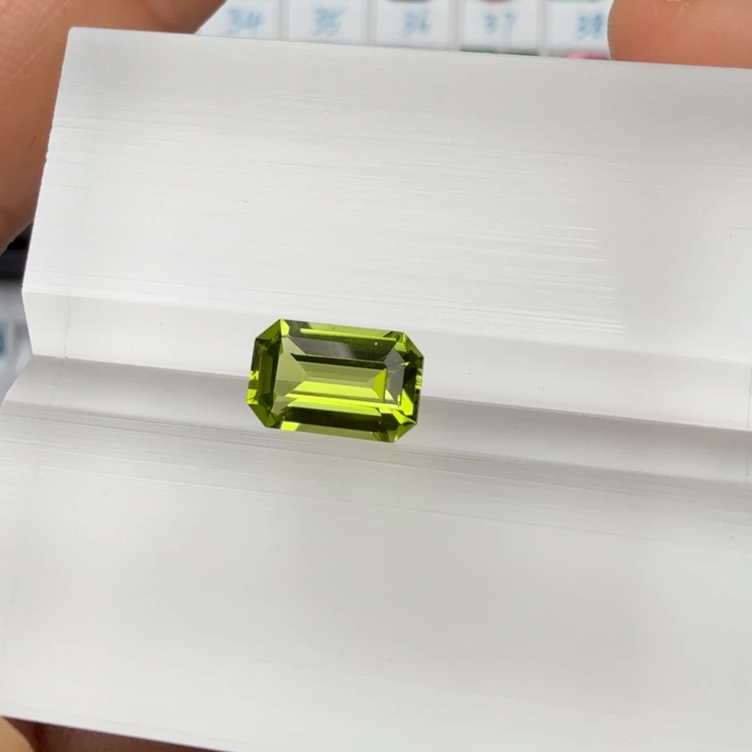 未镶嵌橄榄石笔搁天然2.19克拉