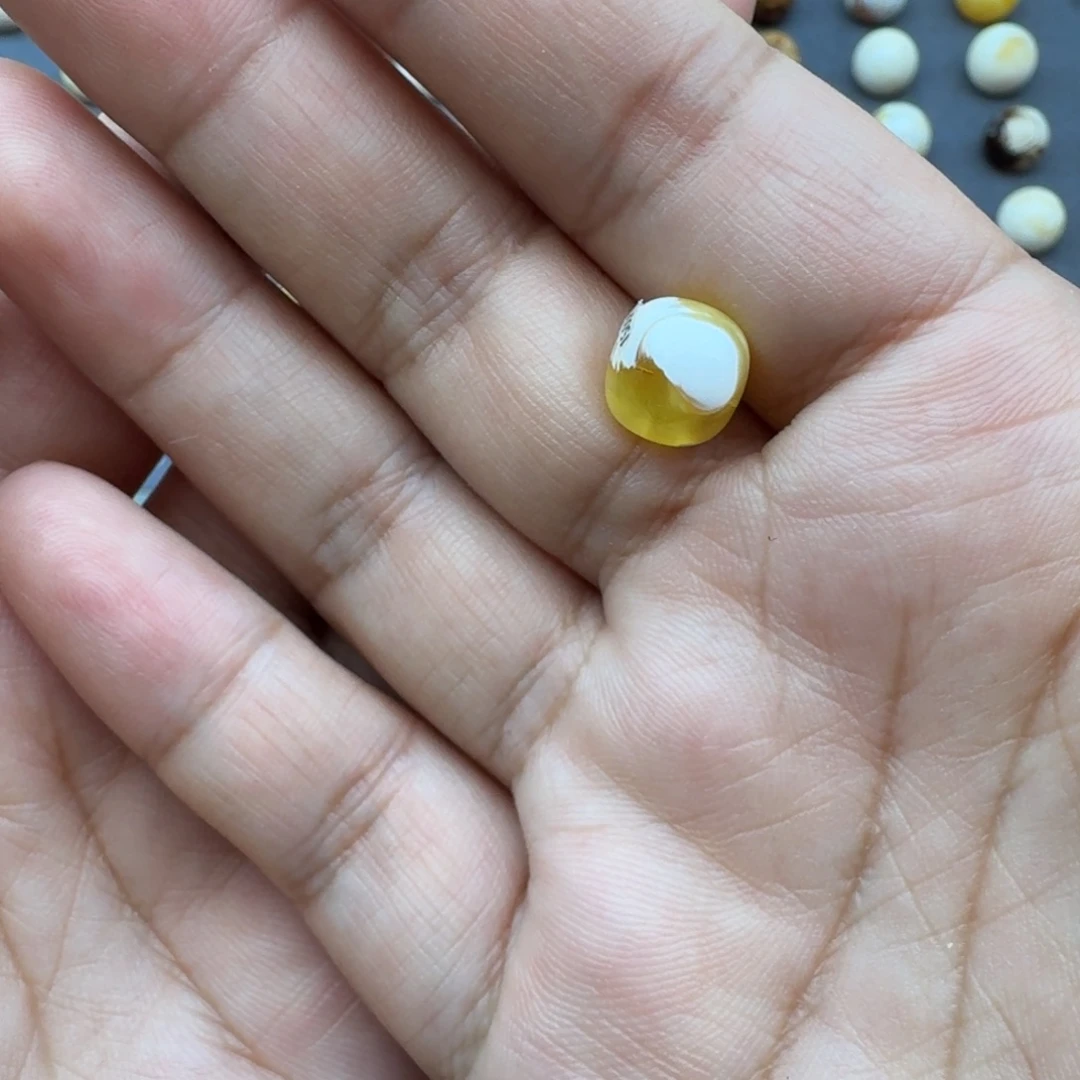 琥珀未镶嵌裸石，10➕漆白溶洞老型