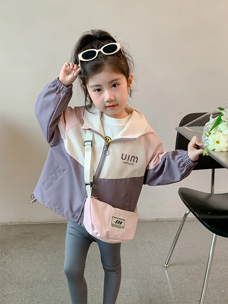 女童外套春秋款2025新款洋气女孩宝宝秋季上衣儿童秋装连帽冲锋衣