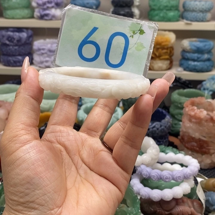 未镶嵌手镯石英岩玉