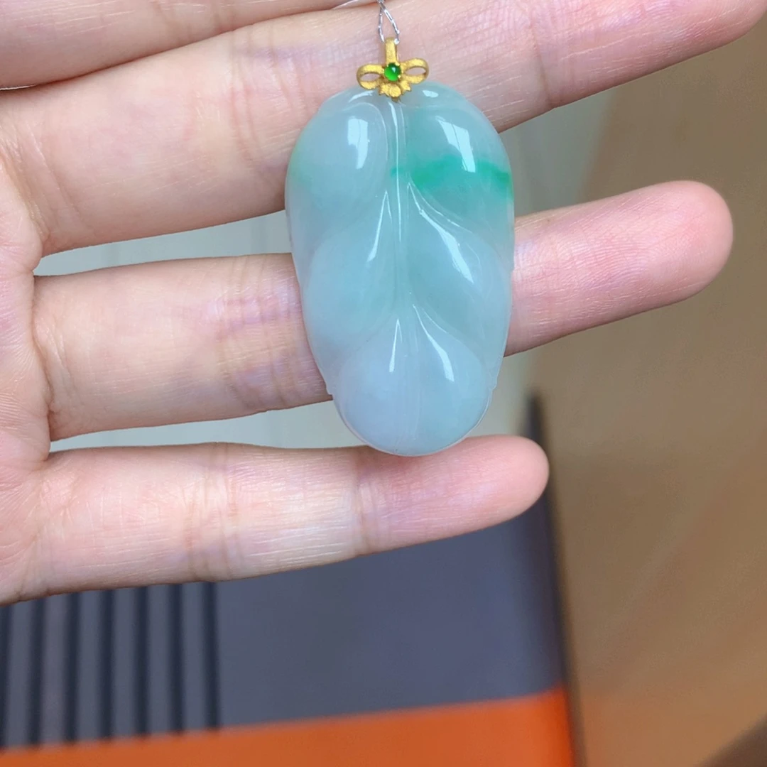 淘***伙颈饰18K金镶嵌翡翠