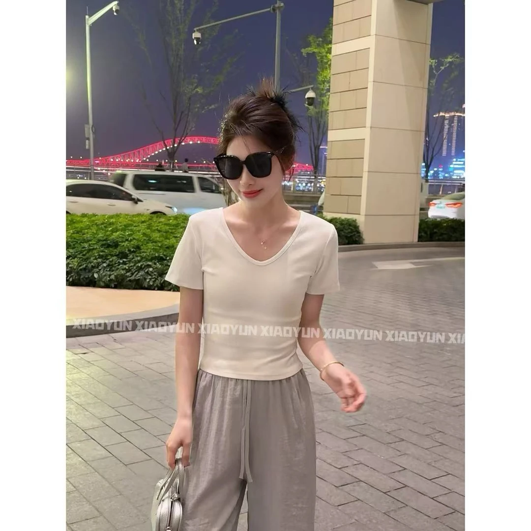V领辣妹T 小允姐姐2025新款气质时尚高级V领辣妹T恤上衣