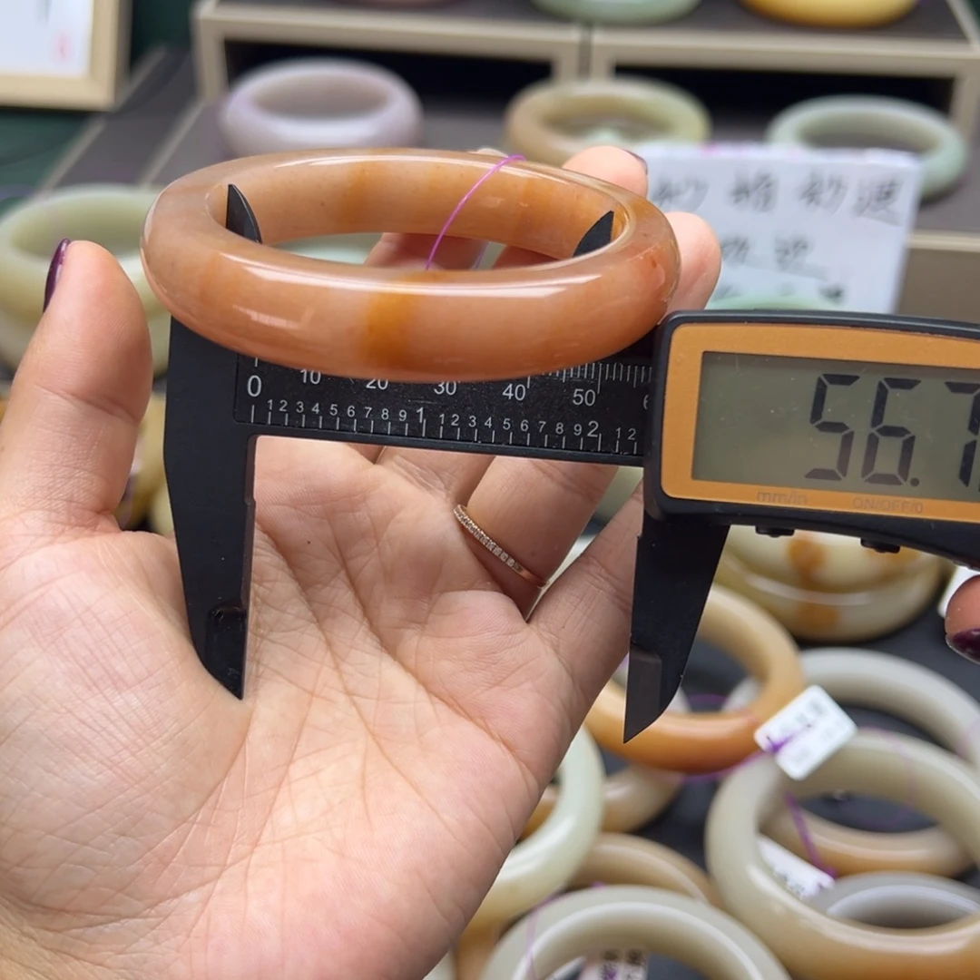 石英质玉（佘太翠）未镶嵌手镯