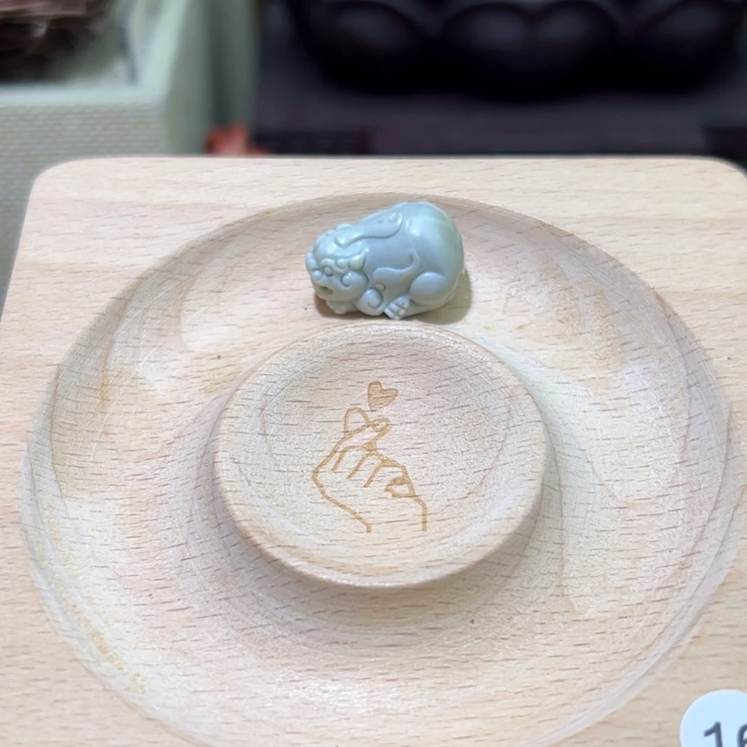 a***亿颈饰未镶嵌石英质玉