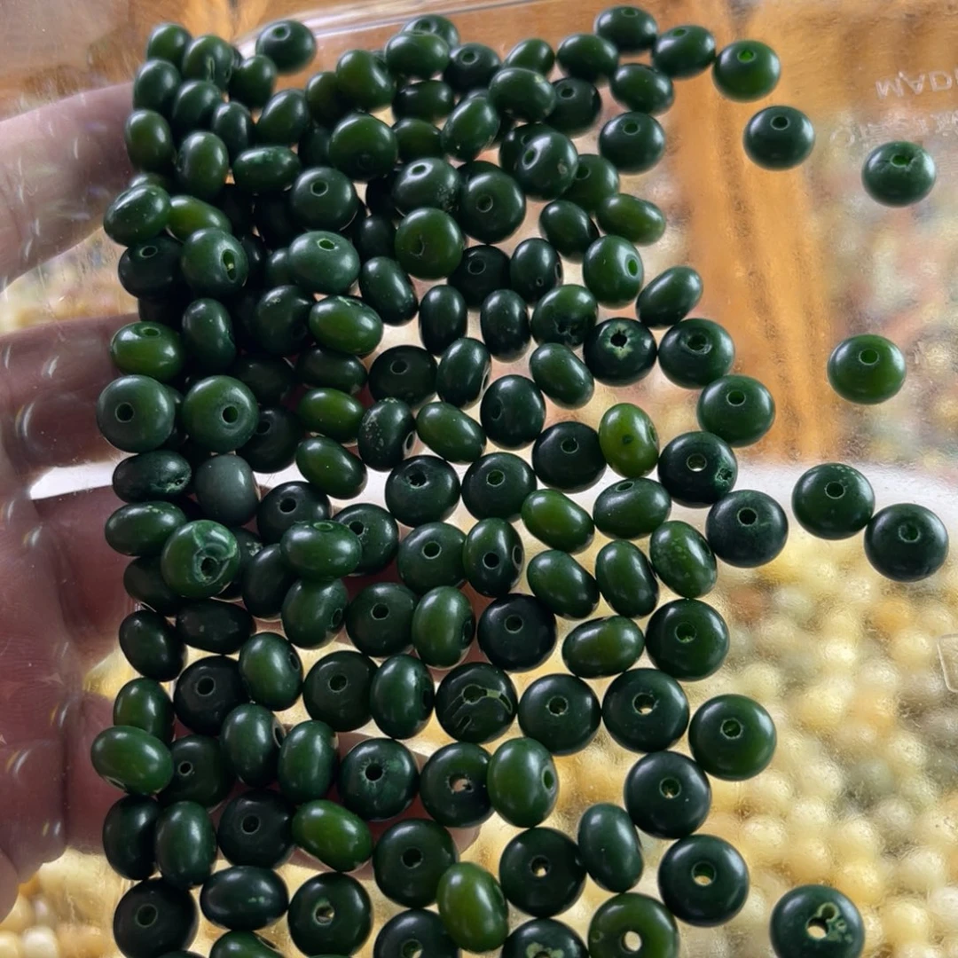 吊坠白玉菩提瑕疵9-6绿算盘180颗