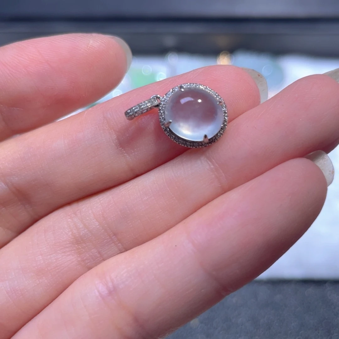 翡翠18K金镶嵌颈饰翡翠