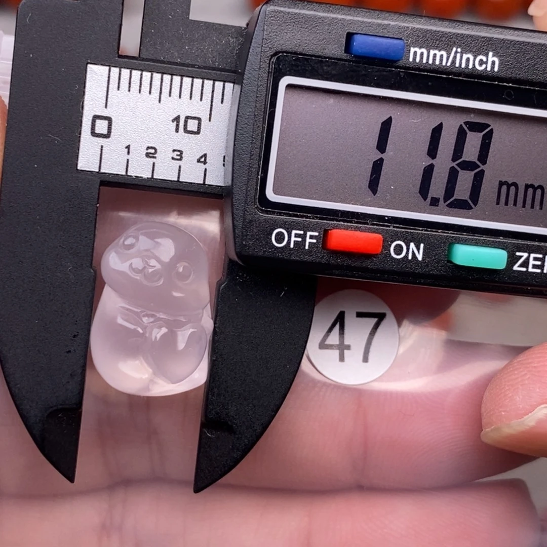 南红玛瑙未镶嵌配饰有瑕疵