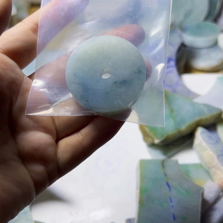 颈饰未镶嵌翡翠开*