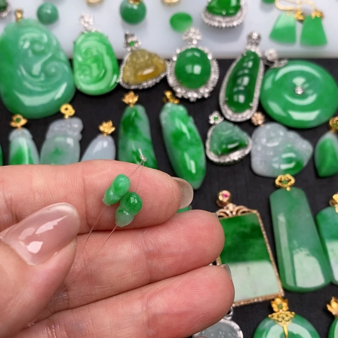 翡翠未镶嵌颈饰翡翠