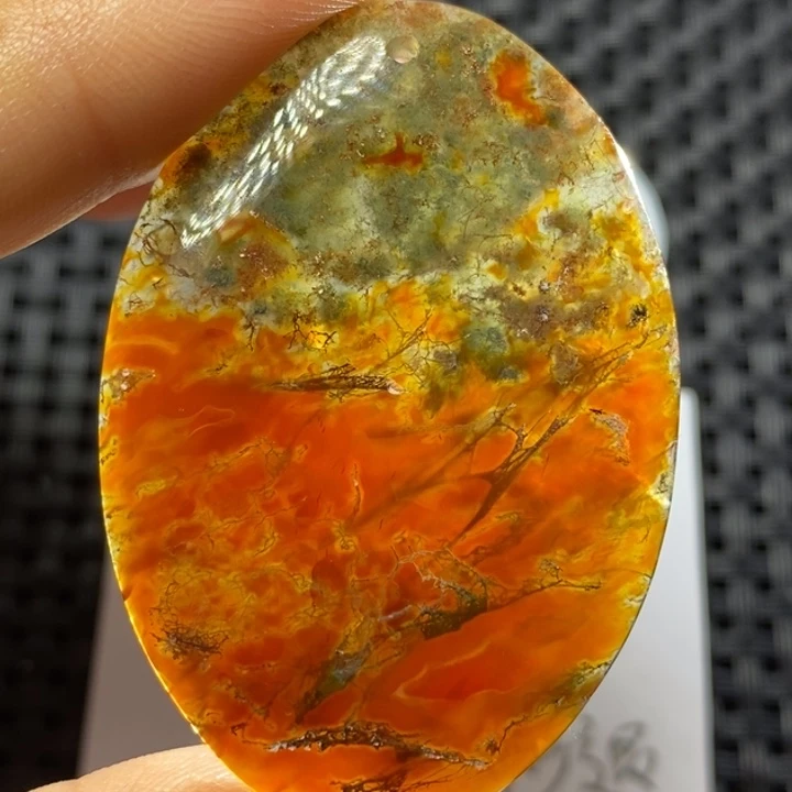 未镶嵌颈饰玛瑙/玉髓艾*