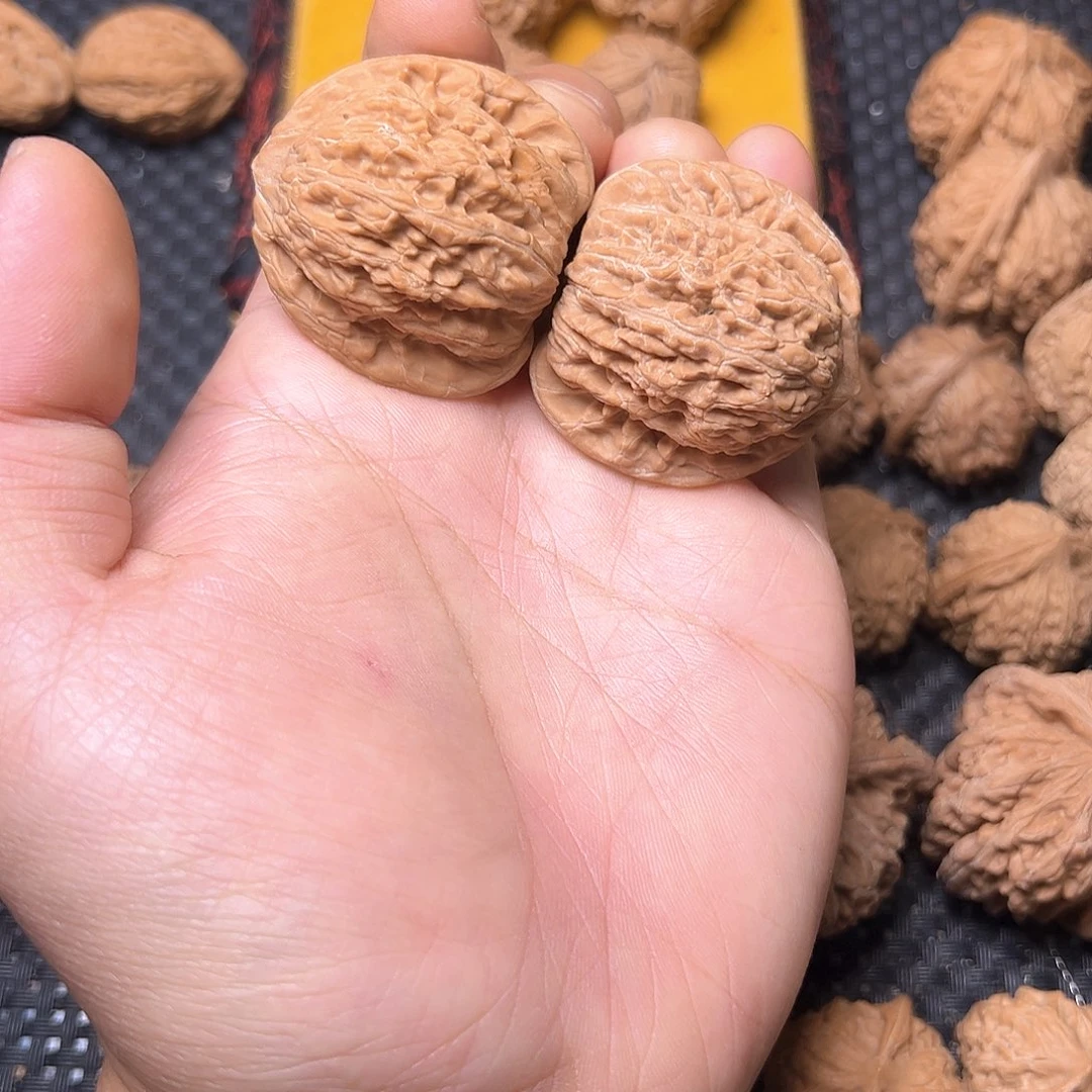 吊坠文玩核桃绣球
