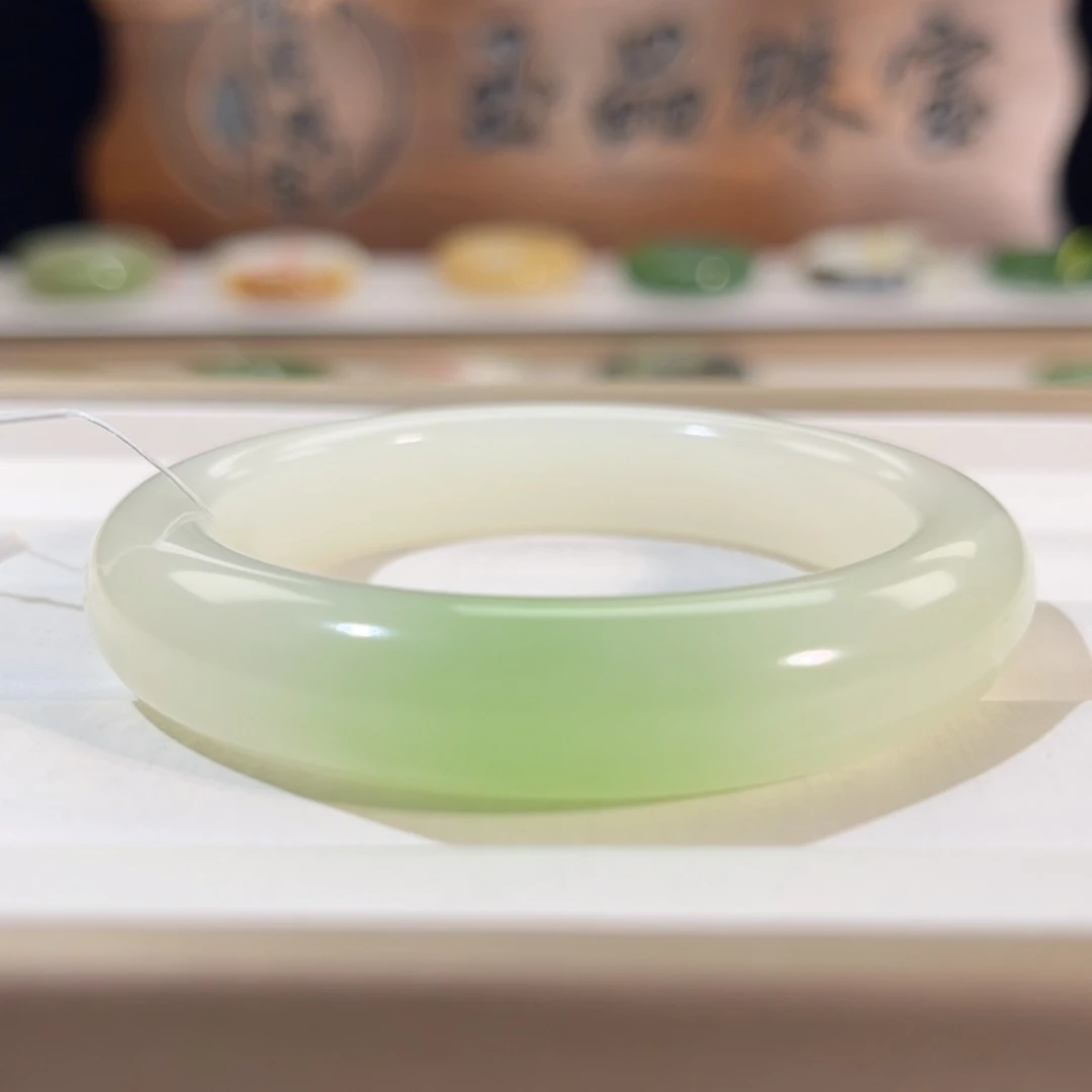 高***原和田玉未镶嵌手镯