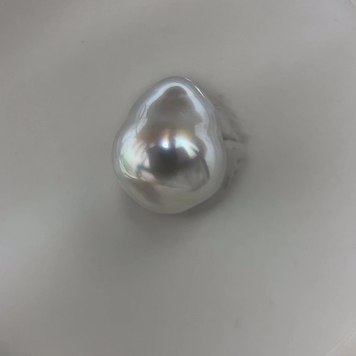 未镶嵌颈饰海水珍珠11-12mm 澳白 宝石光感
