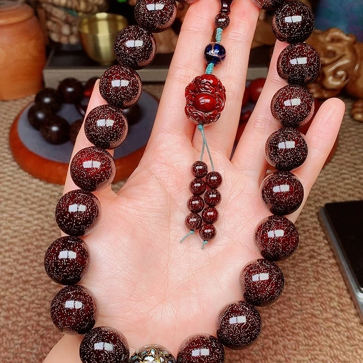 檀香紫檀（小叶紫檀）20手持