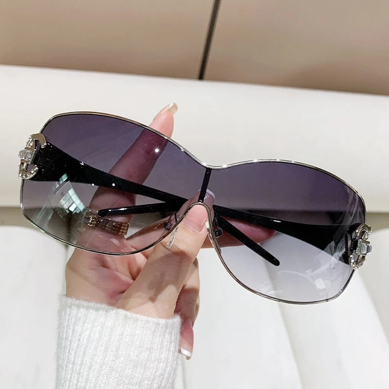 【粉丝专属】时尚镶钻欧美太阳镜凹造型大框连体眼镜女士墨