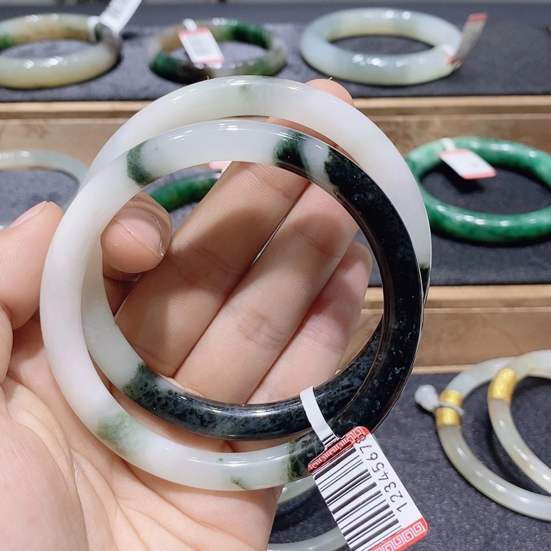 独山玉未镶嵌手镯