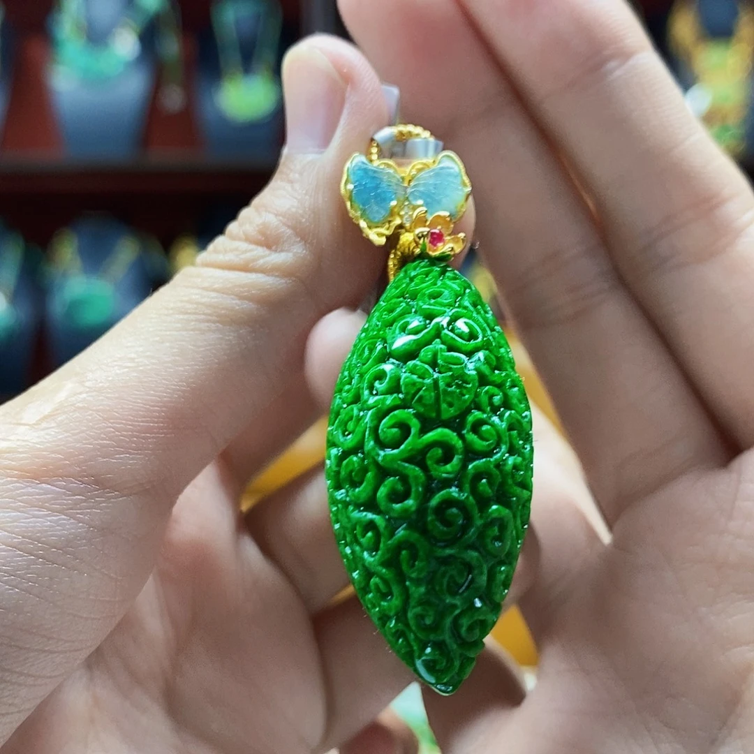 翡翠未镶嵌颈饰吊坠