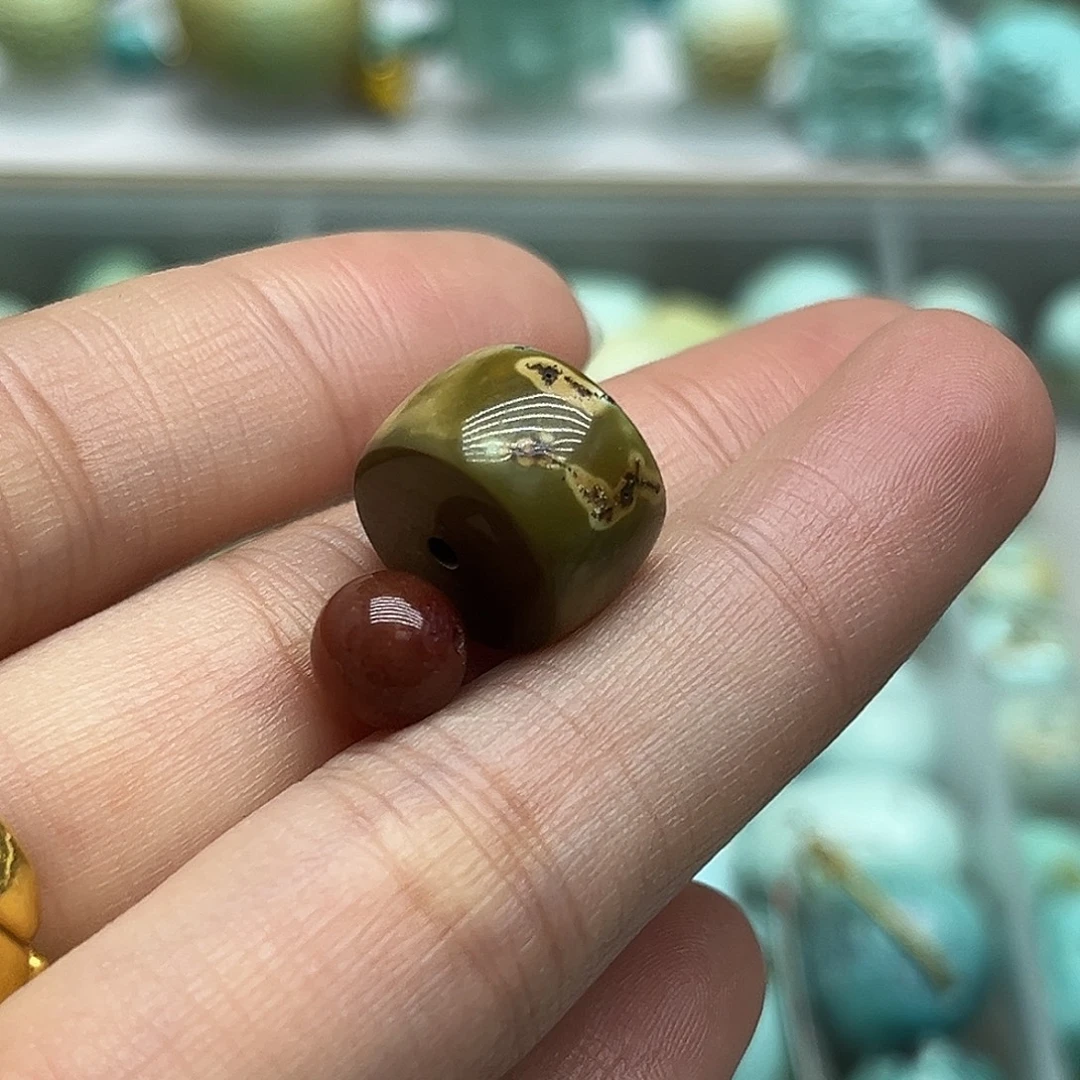 老***、南红玛瑙未镶嵌珠宝奇石