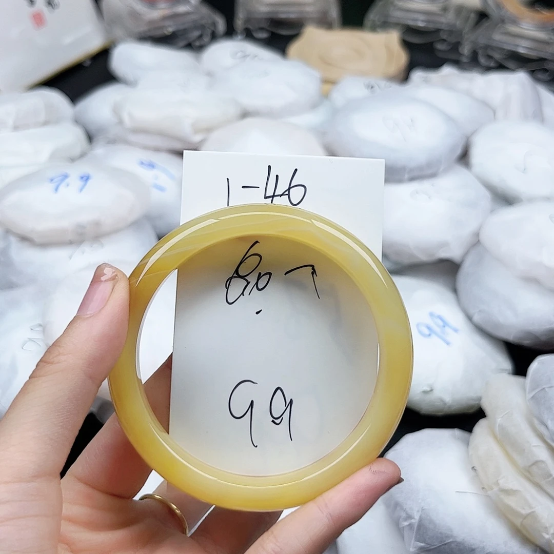 未镶嵌手镯石英质玉1.46