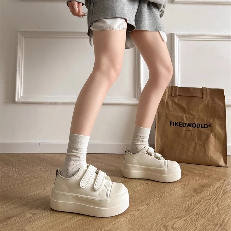 魔术贴厚底小白鞋女2025年新款薄款透气增高百搭休闲鞋配裙子女鞋