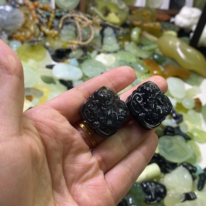 蛇纹石玉合金颈饰