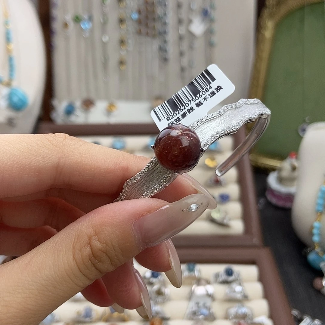 奶****水晶戒指银S925镶嵌血滴堇青石手镯