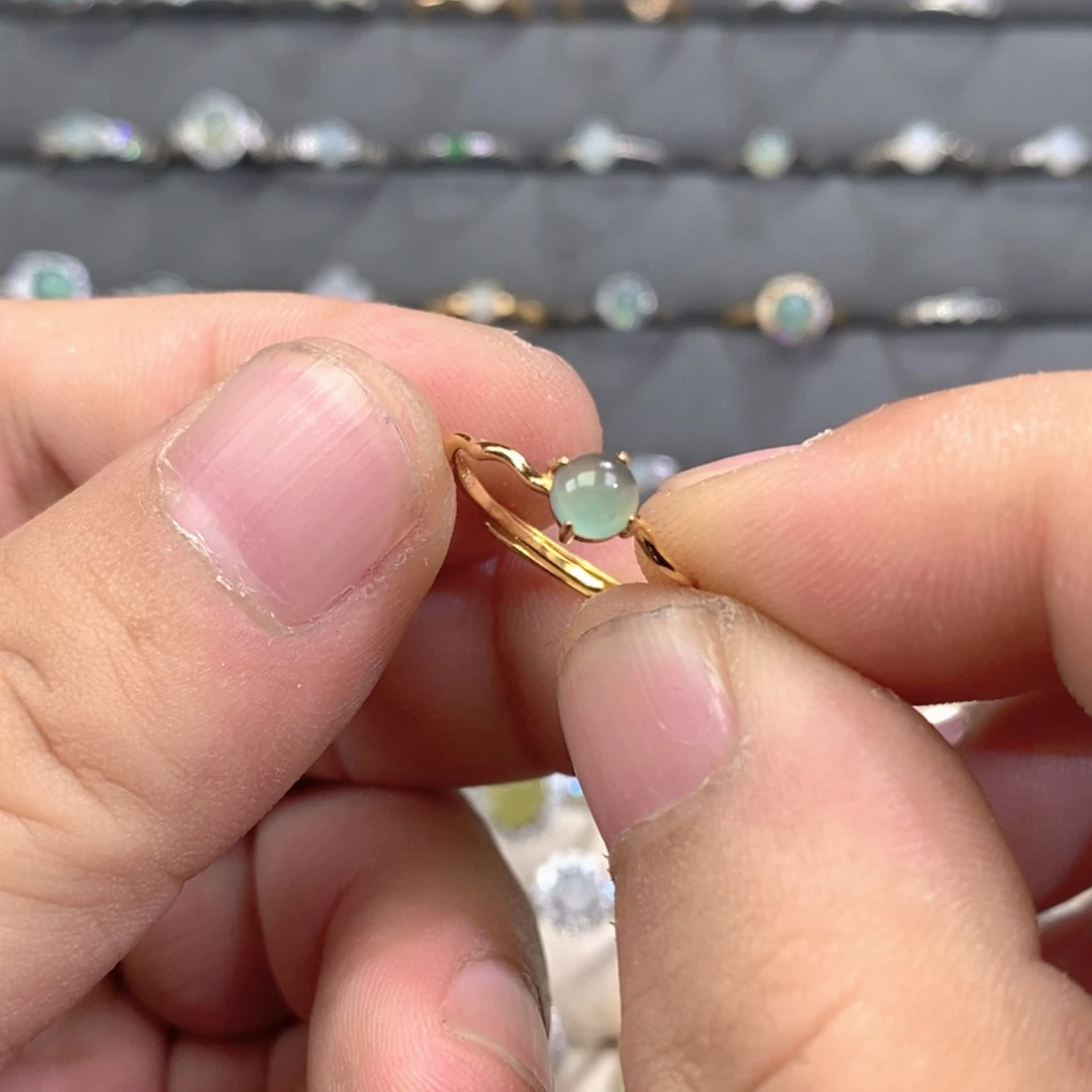 翡翠未镶嵌戒指翡翠