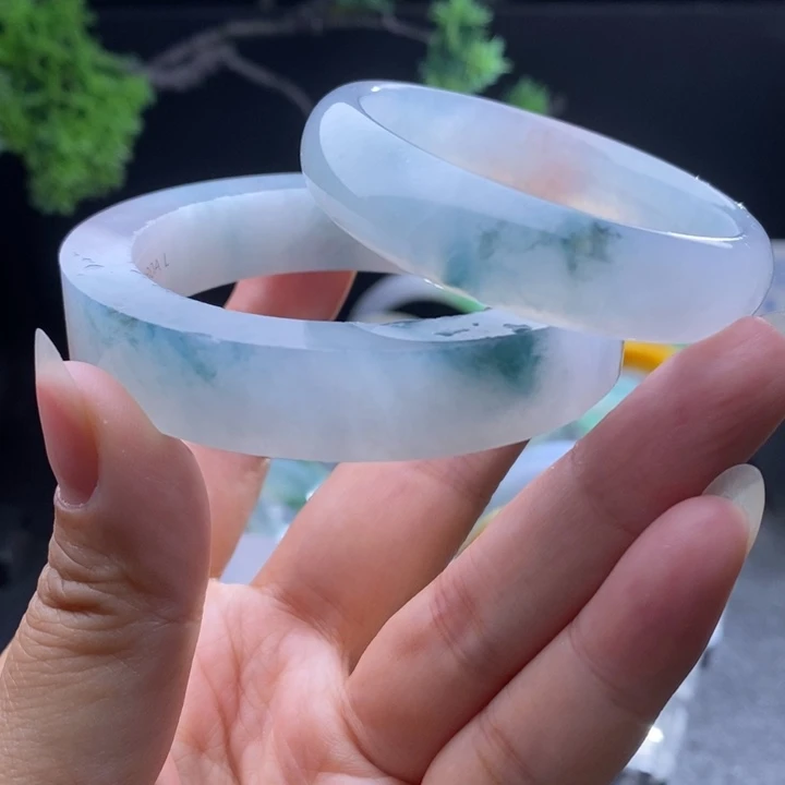 定制翡翠未镶嵌翡翠手镯