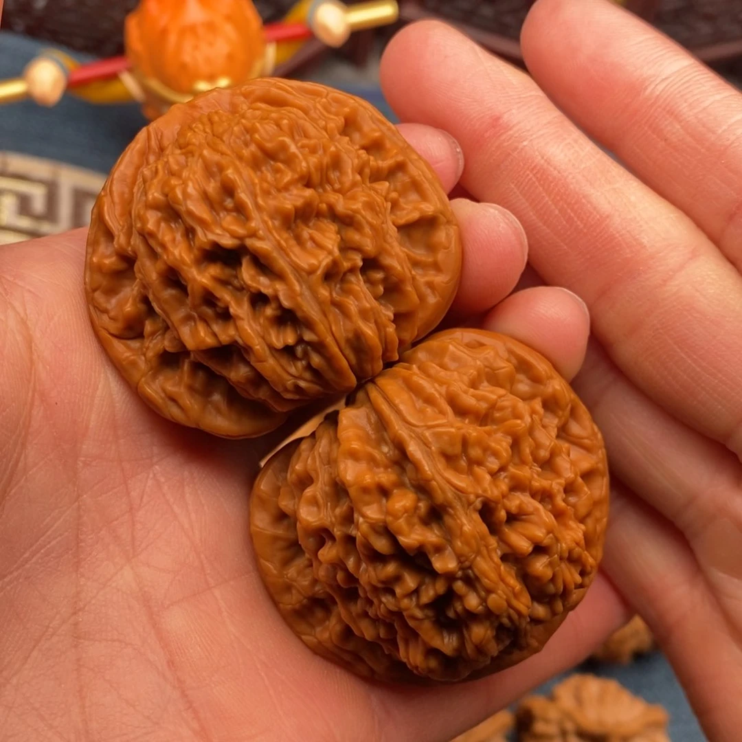 文玩核桃把件44红皮平谷楼