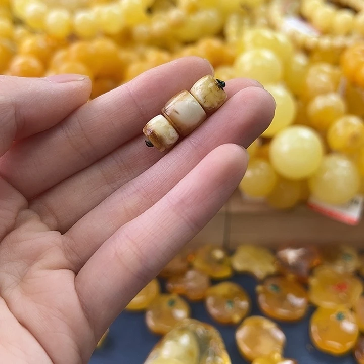 未镶嵌琥珀珠宝奇石