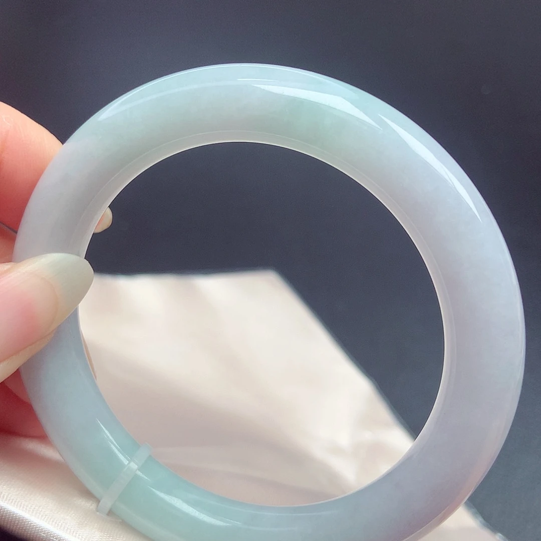 翡翠未镶嵌手镯（圆镯）57.7圈口