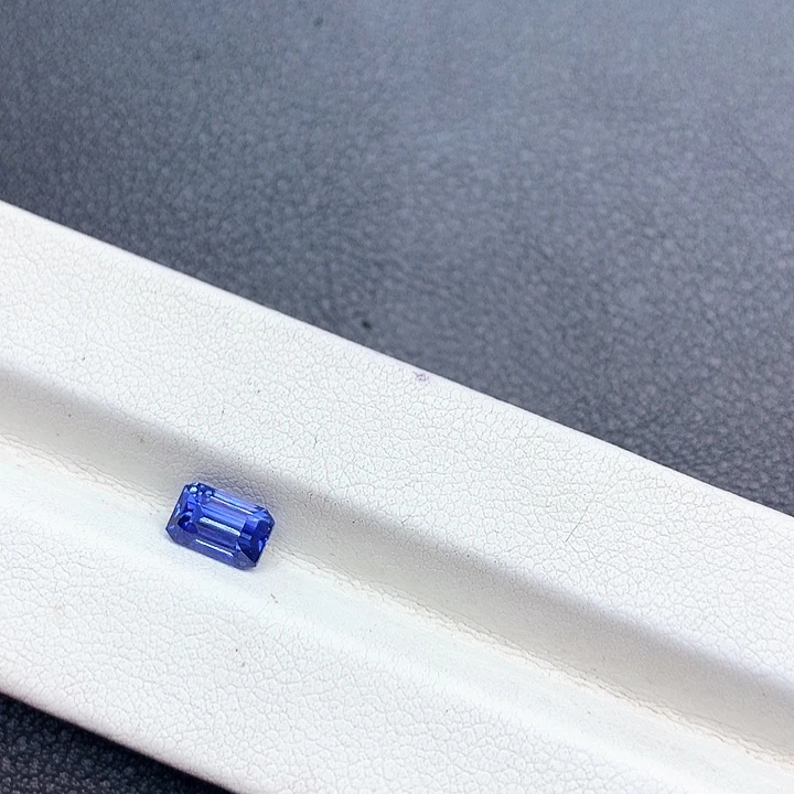 珠宝奇石未镶嵌蓝宝石