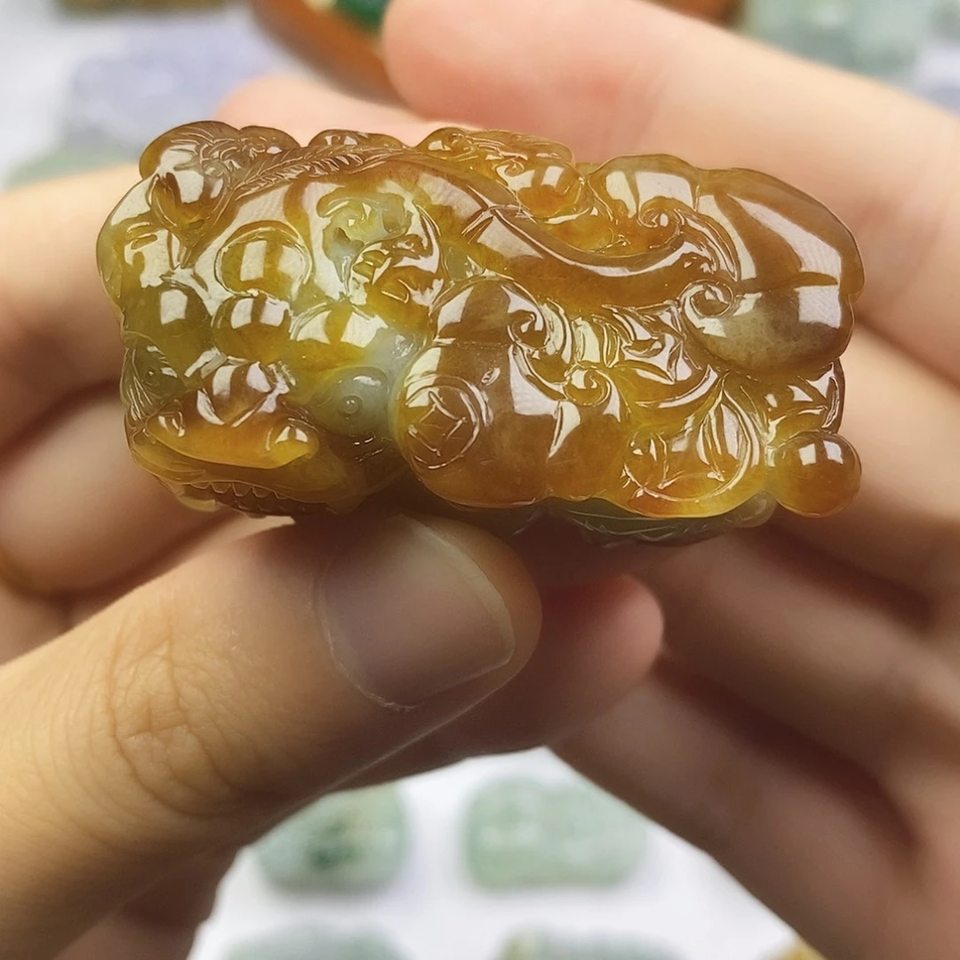 颈饰未镶嵌翡翠貔貅