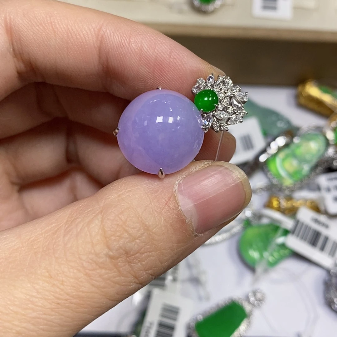 【闪购商品】颈饰18K金镶嵌翡翠?****?戒指