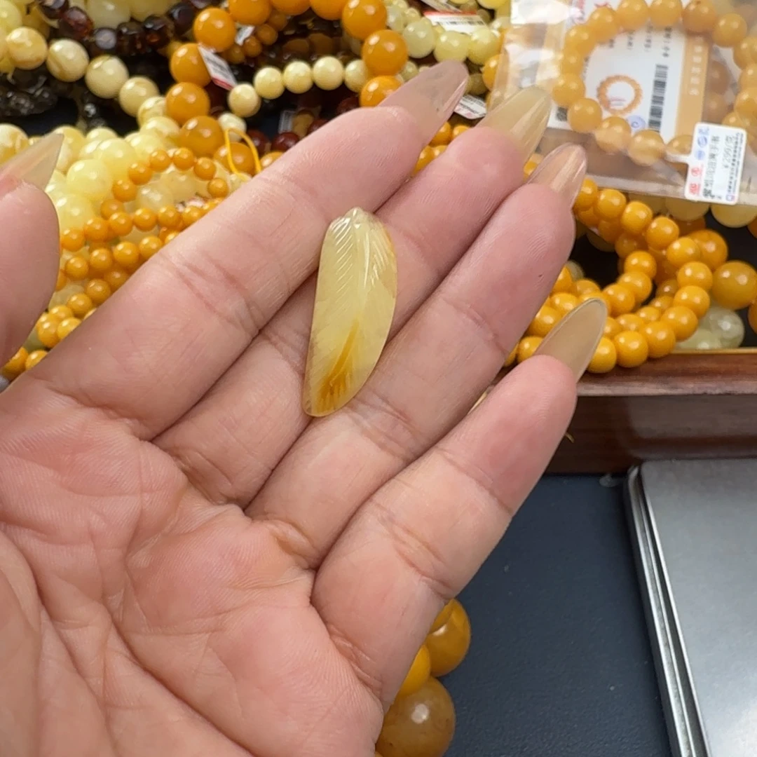 琥珀未镶嵌珠宝奇石