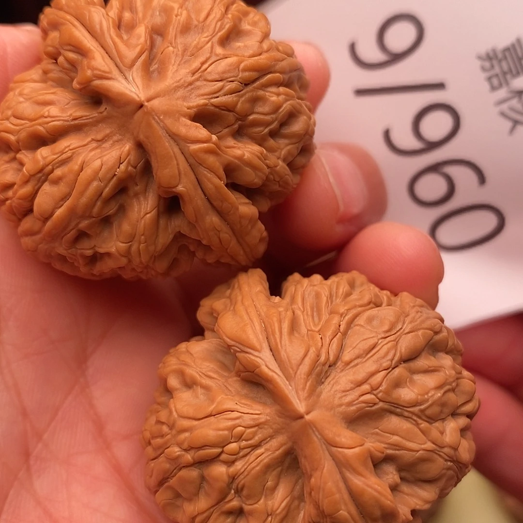 文玩核桃把件40.5红锦鲤