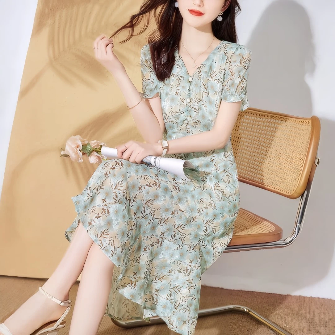SM小众新款碎花V领时尚气质洋气收腰A字雪纺优雅女生韩系ins衣服