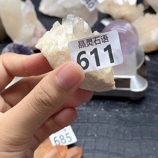 未镶嵌水晶大型摆件（非配饰）